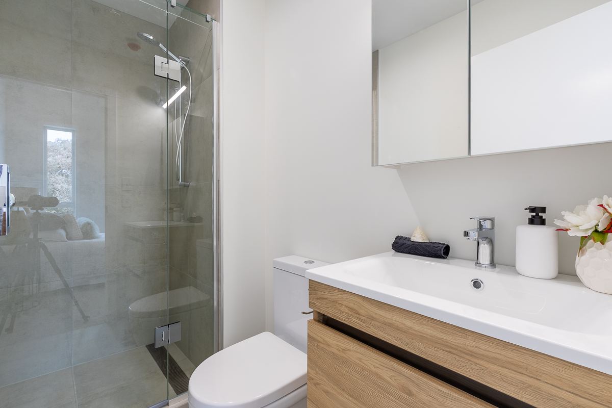 Bathroom vanity